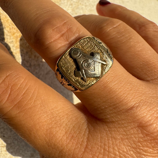 14K gold vintage Masonic ring featuring the iconic square and compass emblem.