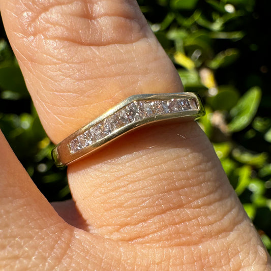 14K gold ring set with Diamonds