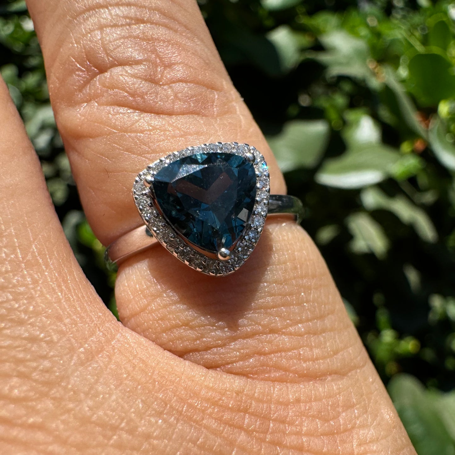 18K gold ring set with Blue Topaz London