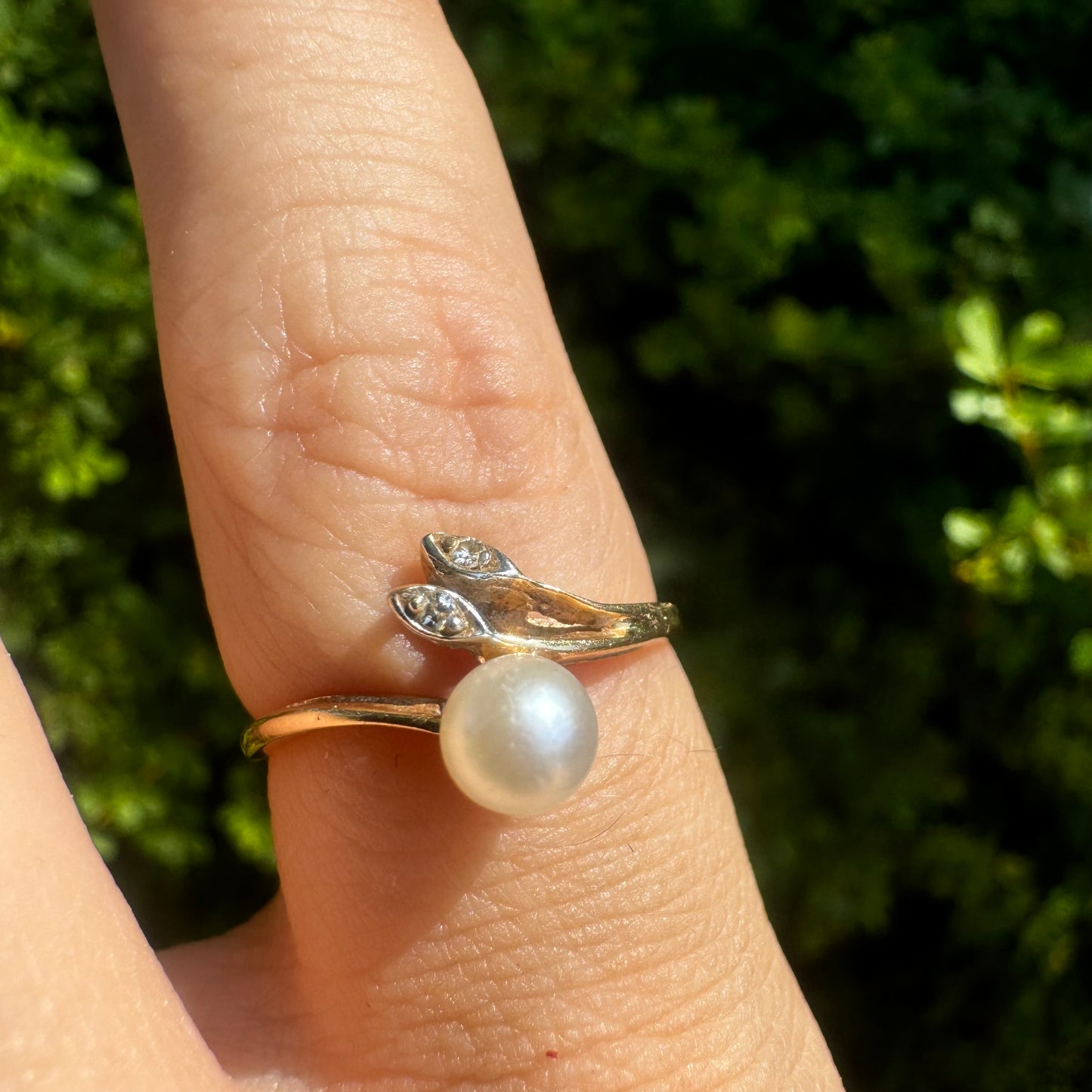 14K gold ring set with Pearl & Diamonds