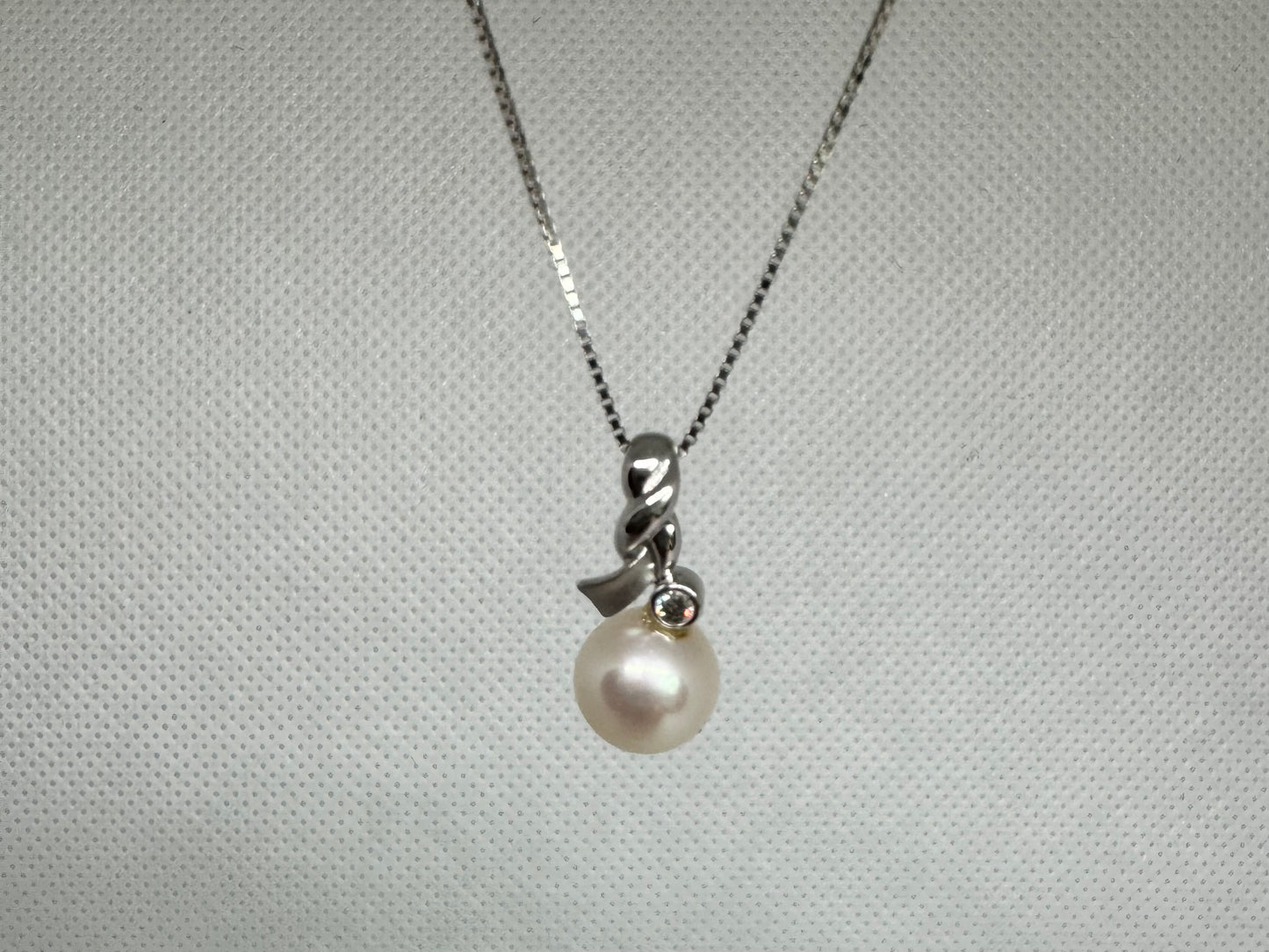 14K gold necklace set with Pearl & Diamond