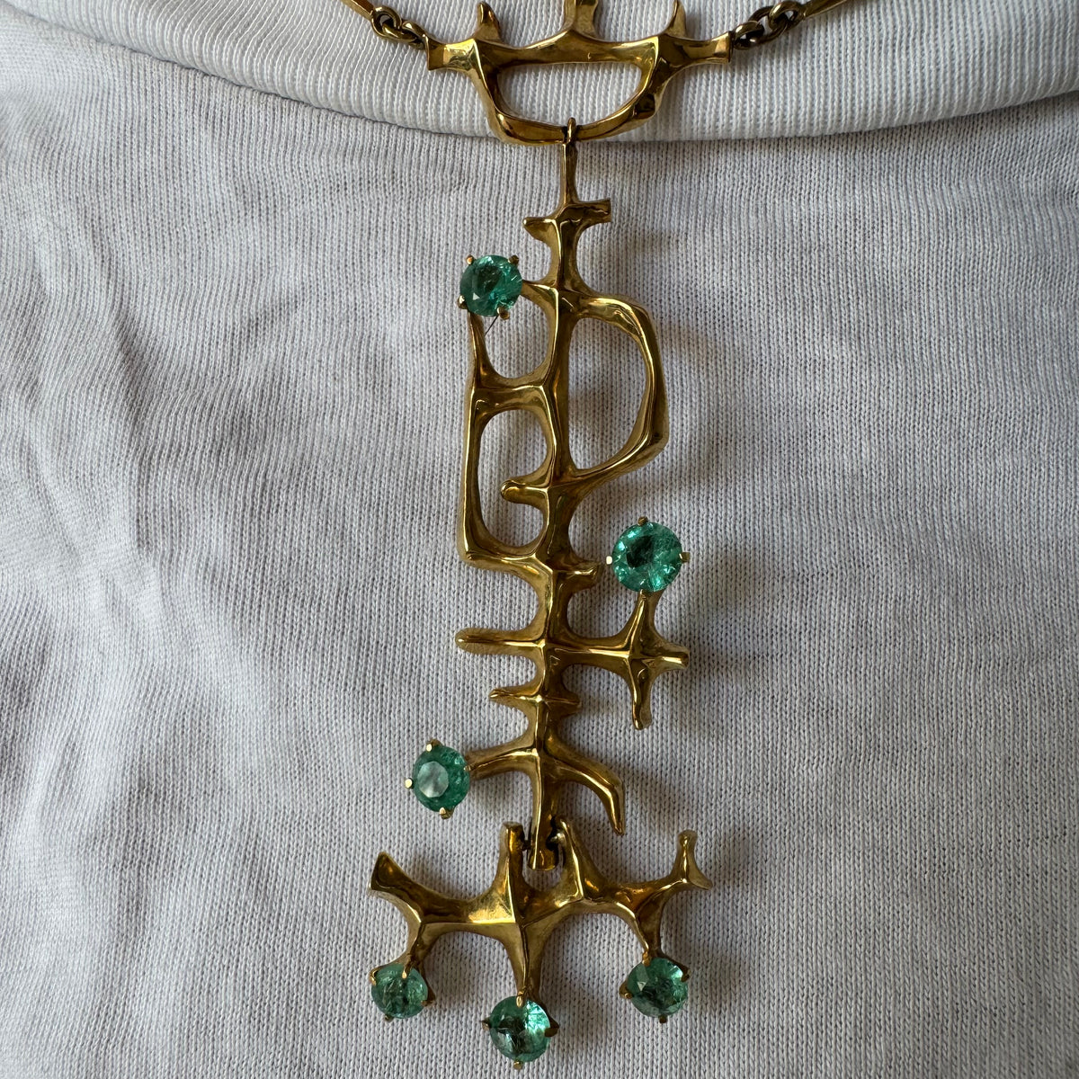 18K Gold Emerald Necklace with a Sculptural Design