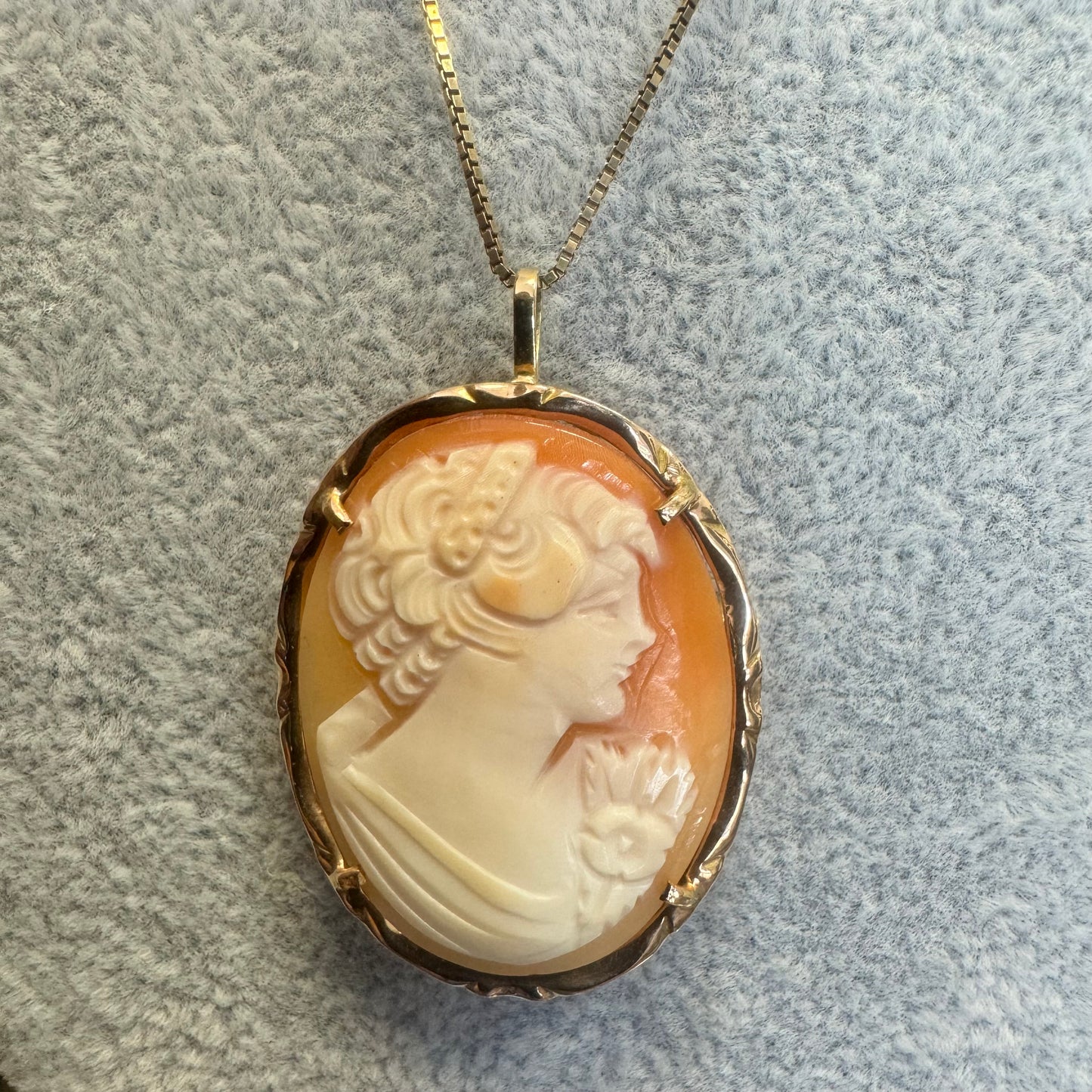 14K gold Cameo necklace