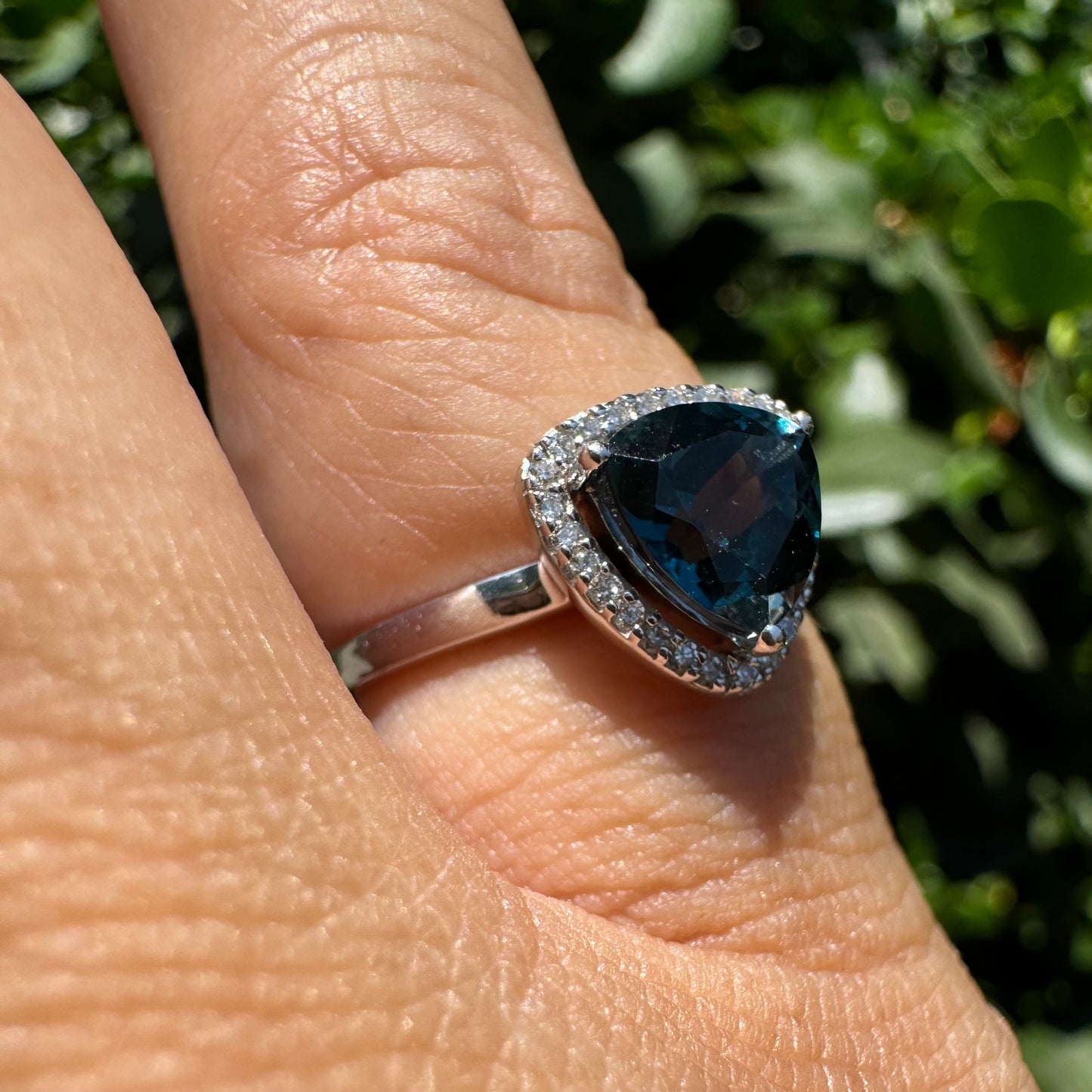 18K gold ring set with Blue Topaz London