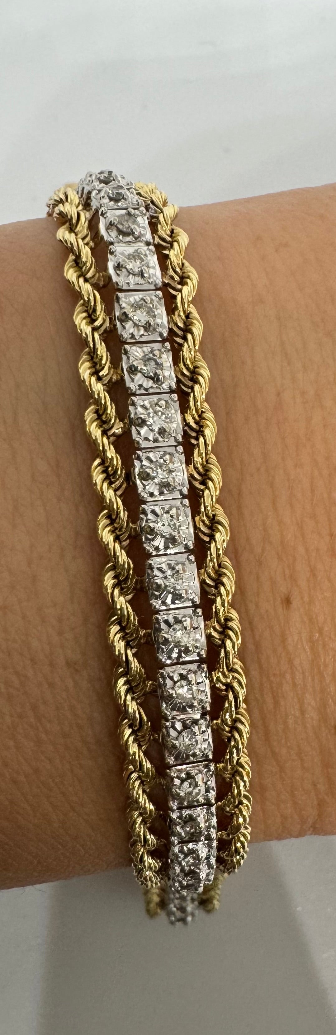 14K gold bracelet set with Diamonds