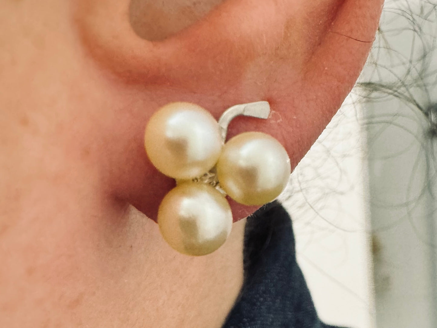 14K gild Stud Earrings set with Pearls