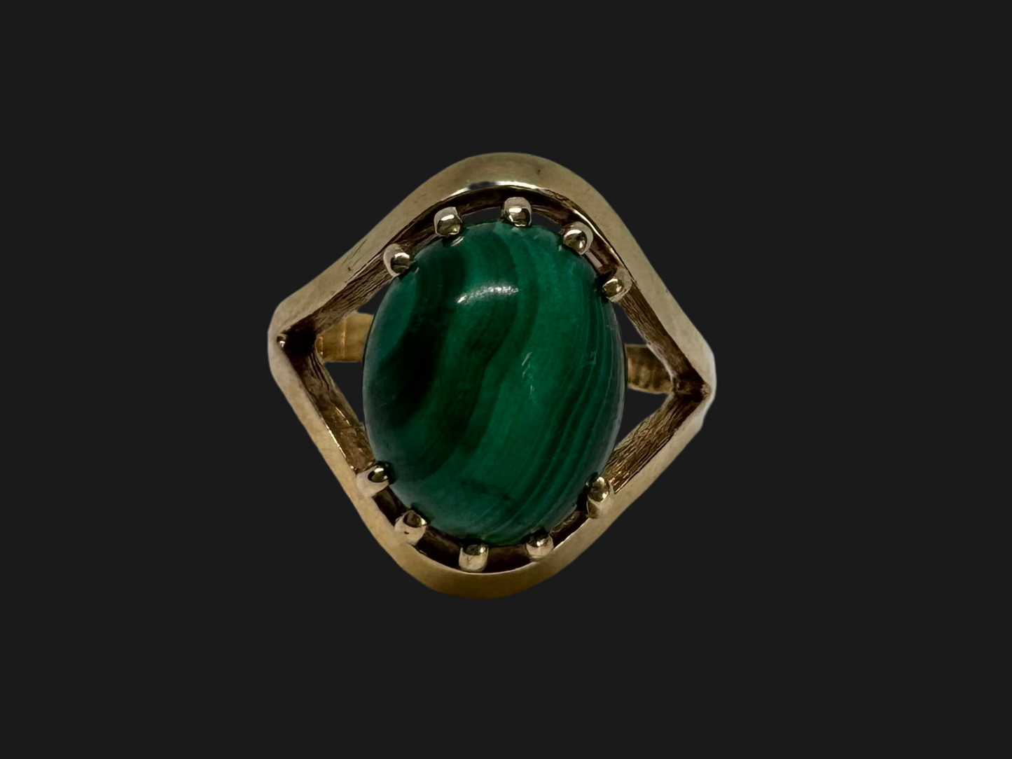 14K gold ring set with Malachite