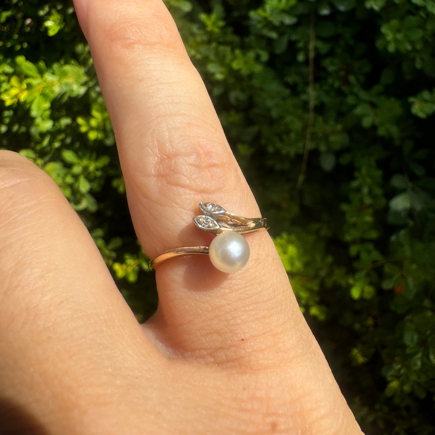 14K gold ring set with Pearl & Diamonds