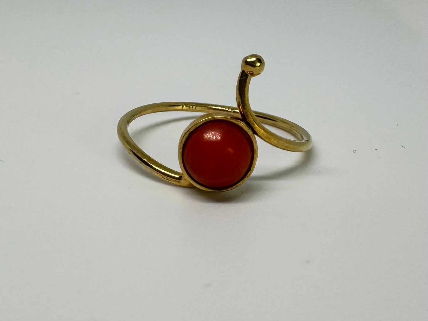 14K gold ring set with Coral