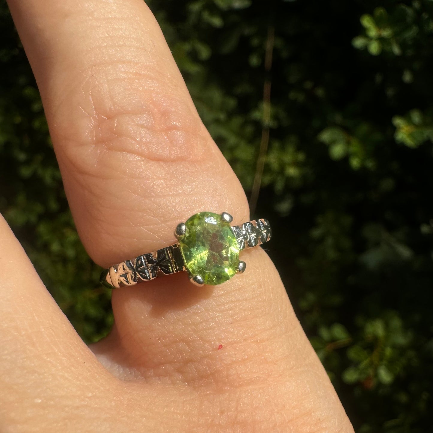 14K gold ring set with Peridot