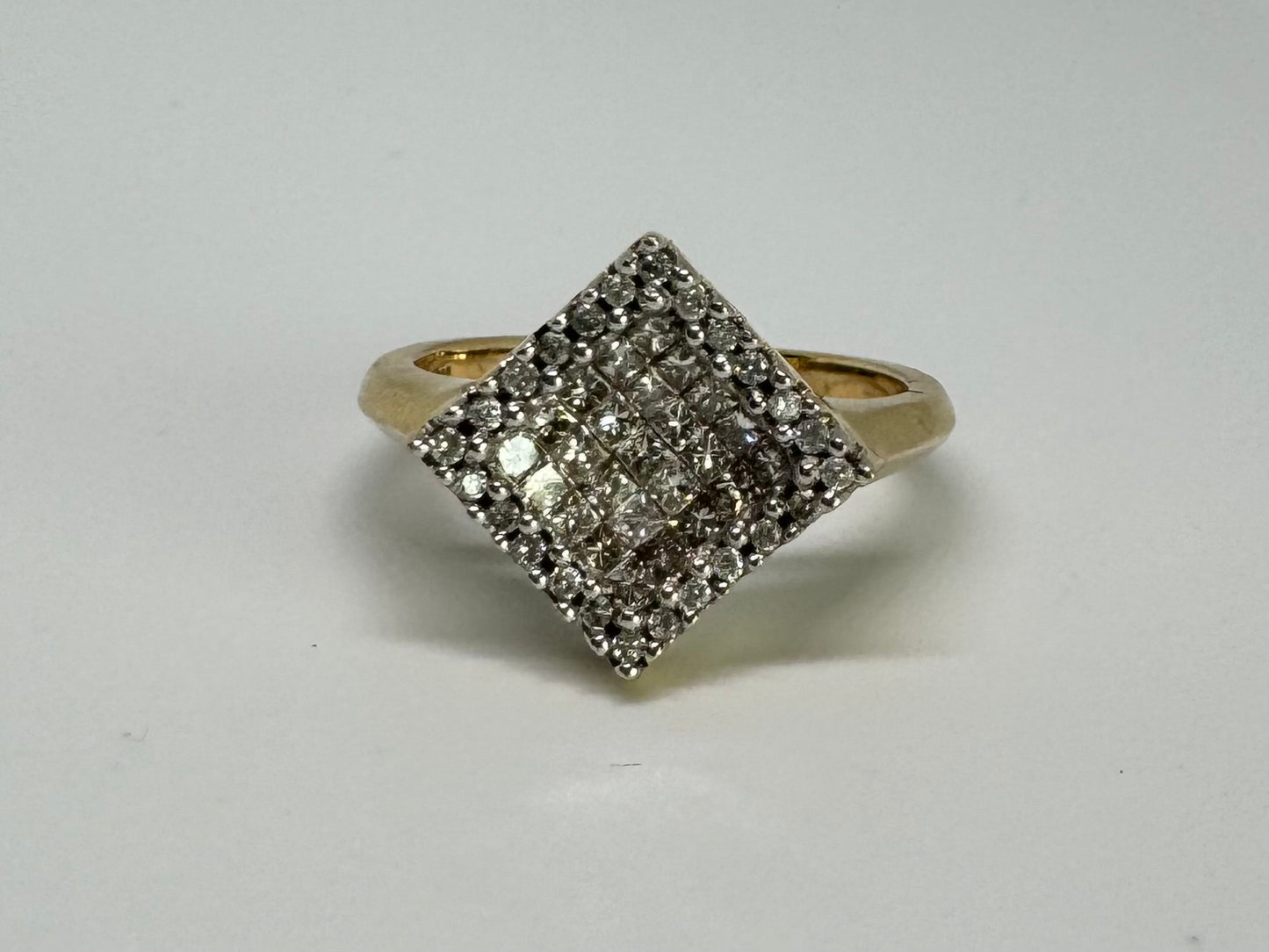 14K gold ring set Diamonds