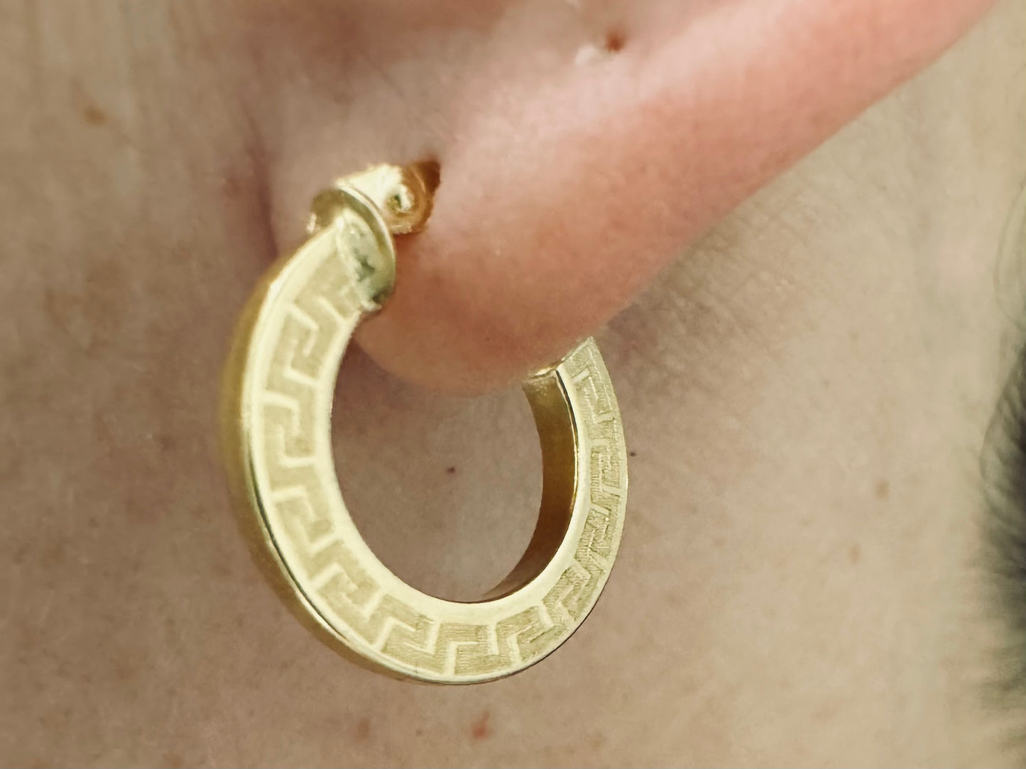 18K gold hoop earrings