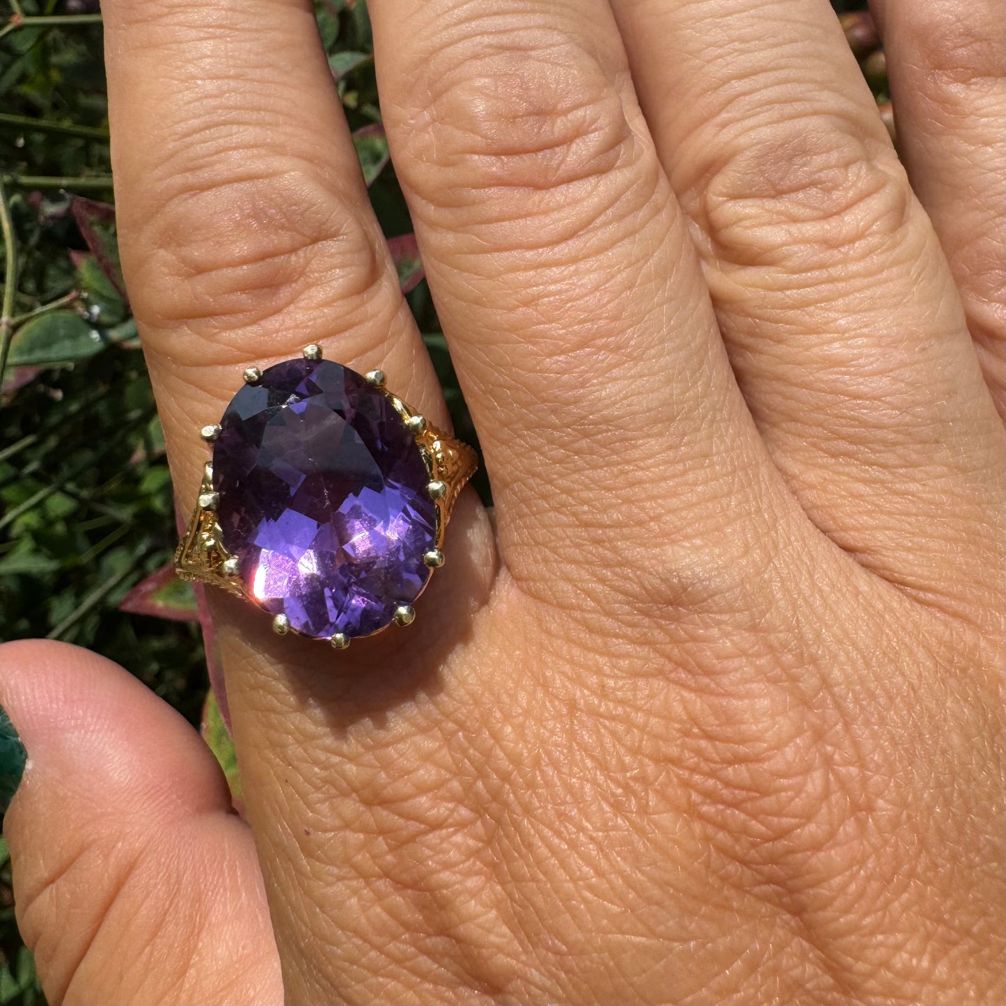 14K gold ring set with Amethyst