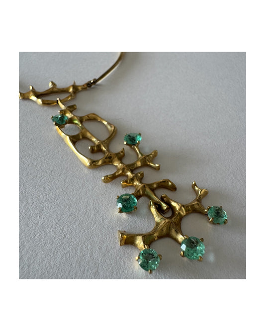 18K Gold Emerald Necklace with a Sculptural Design