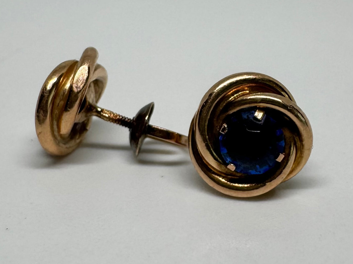 14K gold Earrings set with Sapphire