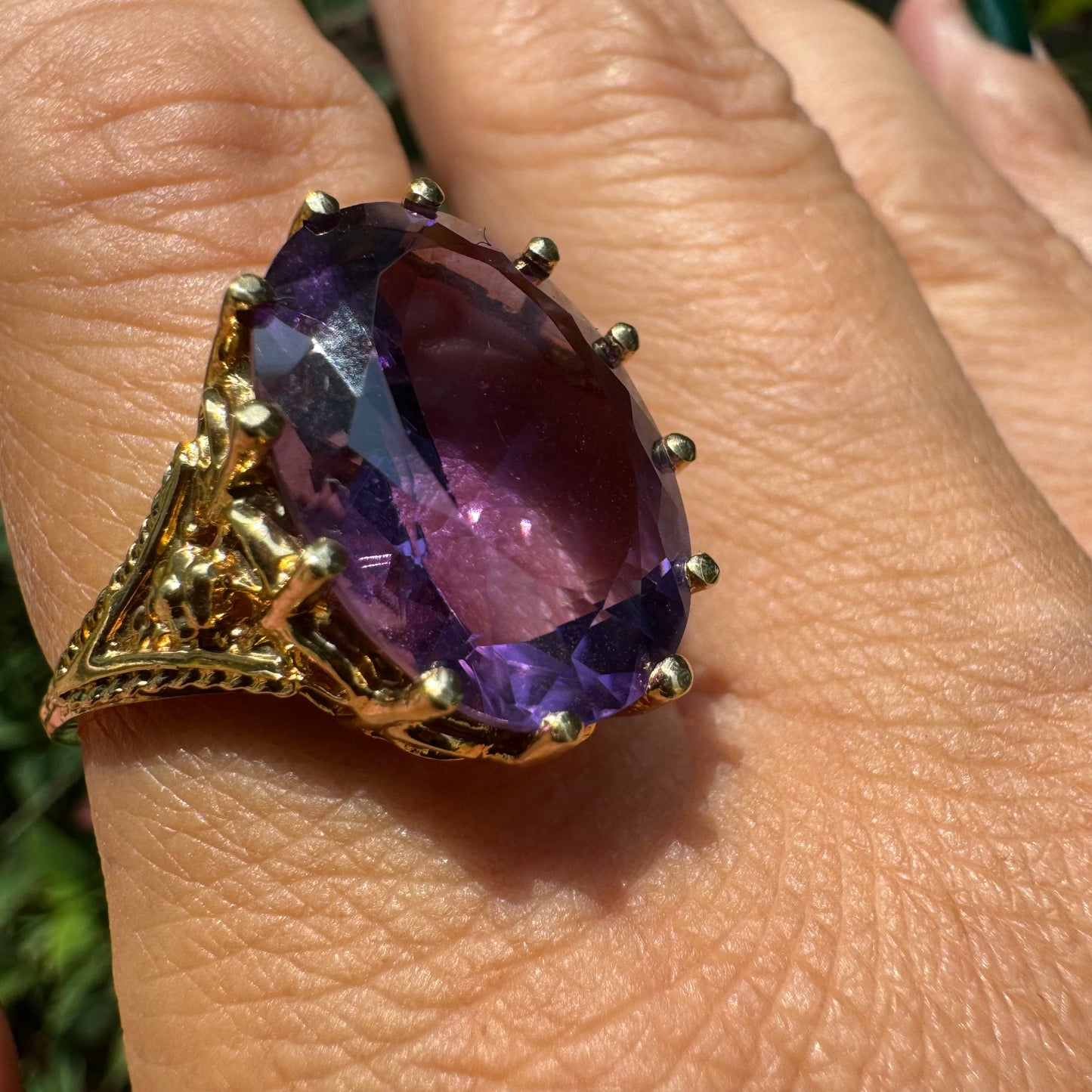 14K gold ring set with Amethyst