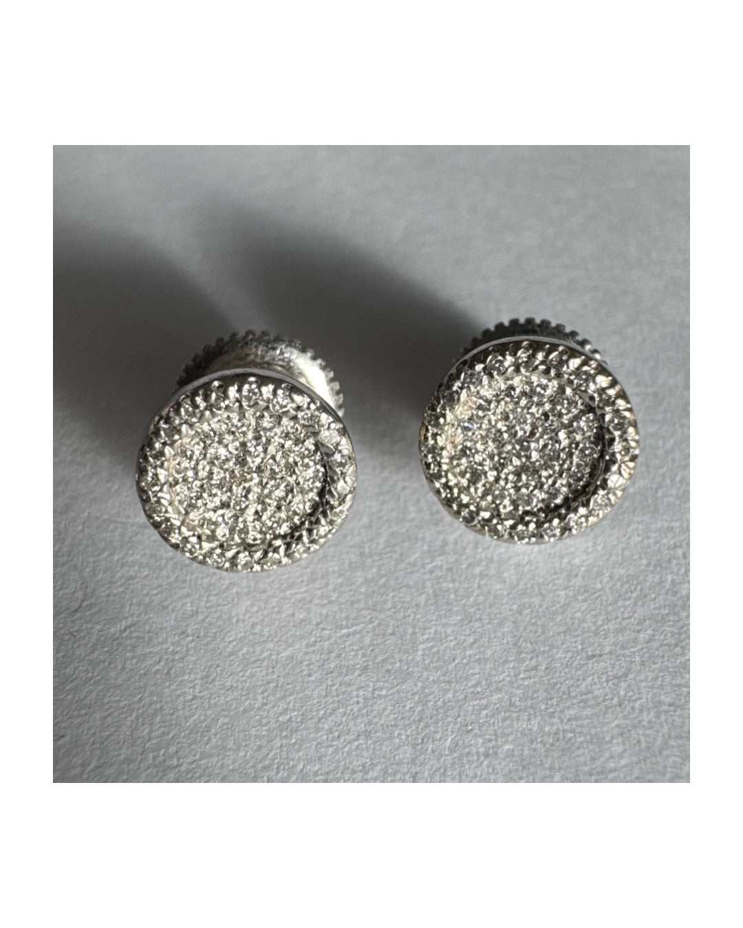 14K white gold diamond stud earrings, set with sparkling Diamonds in a rich pavé setting for maximum brilliance.