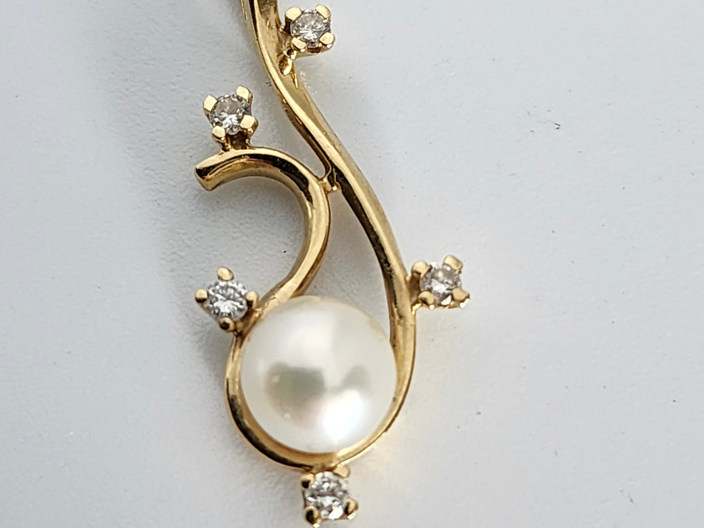 14K gold necklace set with Pearl & Diamonds