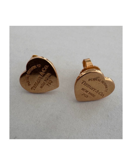 עגילי לב אייקונים מבית Tiffany& Co עשויים זהב 18 קראט (750).