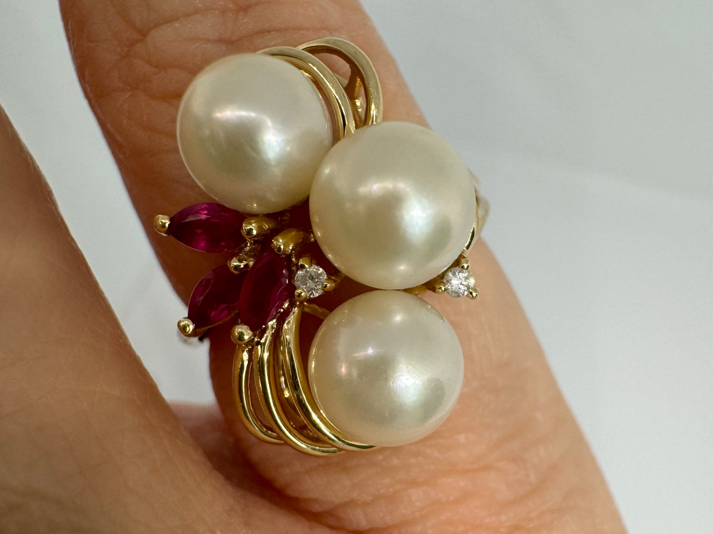 14K gold ring set wirh Pearls, Diamonds & Ruby