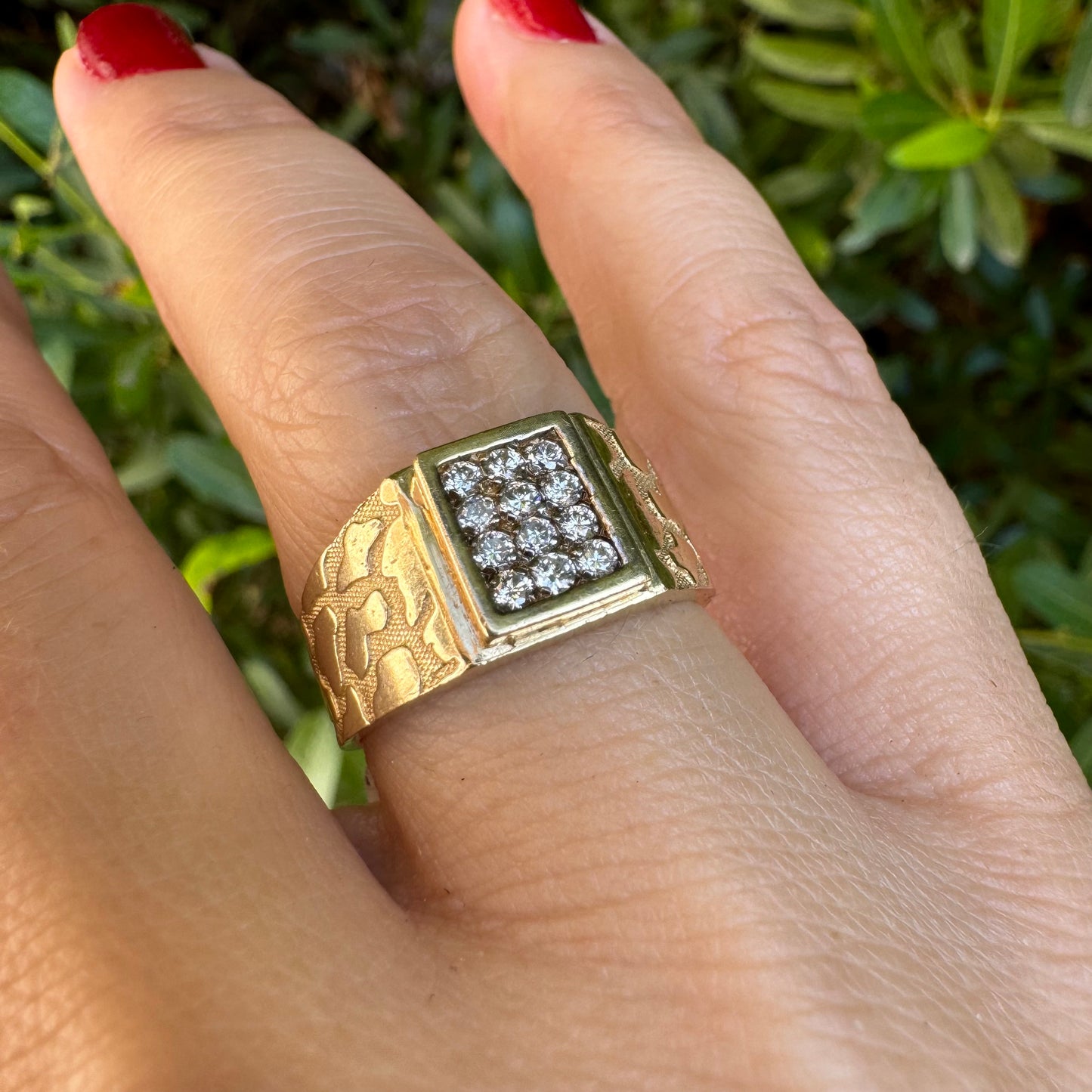 14K gold ring set with Diamonds