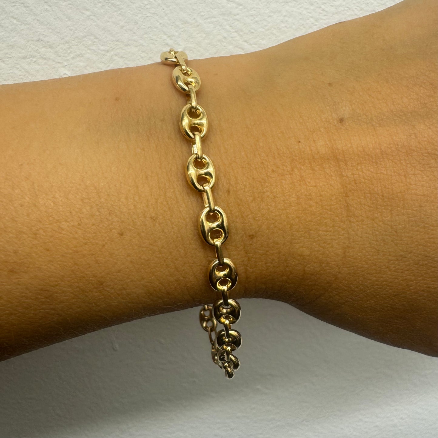 18K gold bracelet in a mariner link design