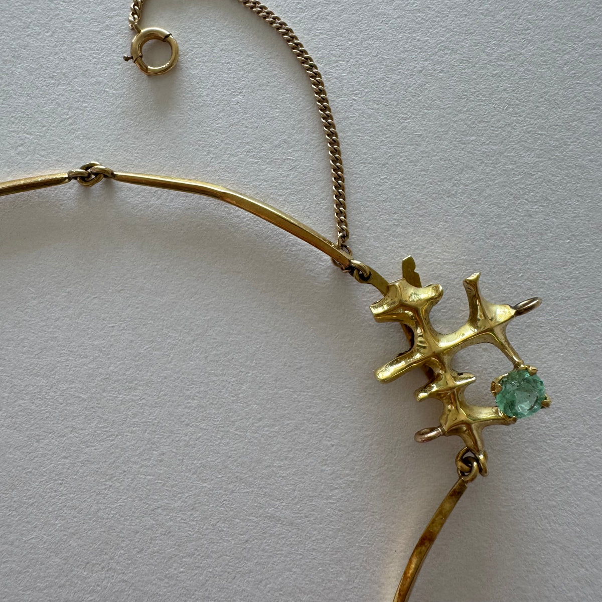 18K Gold Emerald Necklace with a Sculptural Design