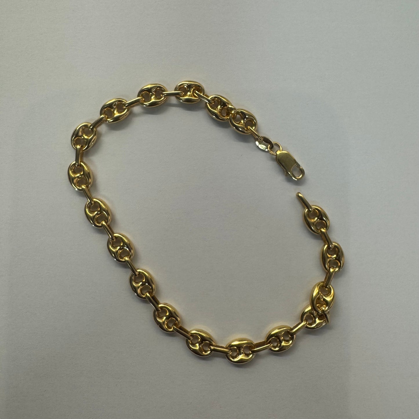 18K gold bracelet in a mariner link design
