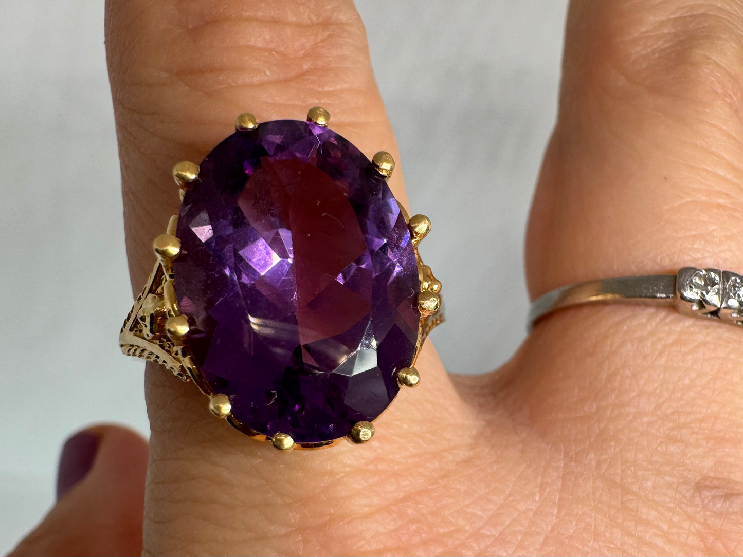 14K gold ring set with Amethyst