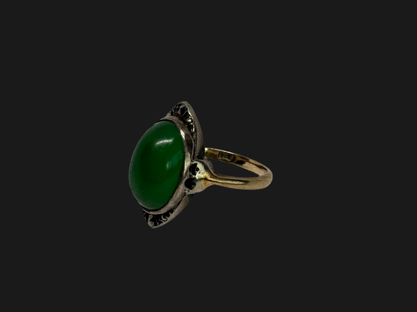 9K gold ring set with green Jade & Diamonds