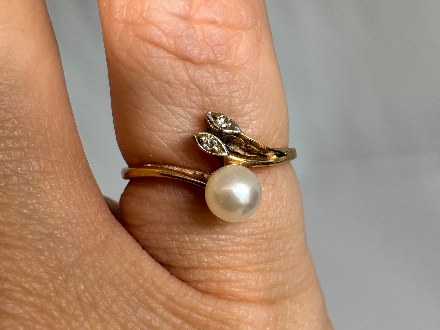 14K gold ring set with Pearl & Diamonds