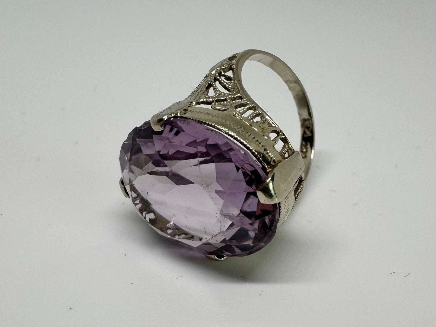 14K gold ring set with Amethyst