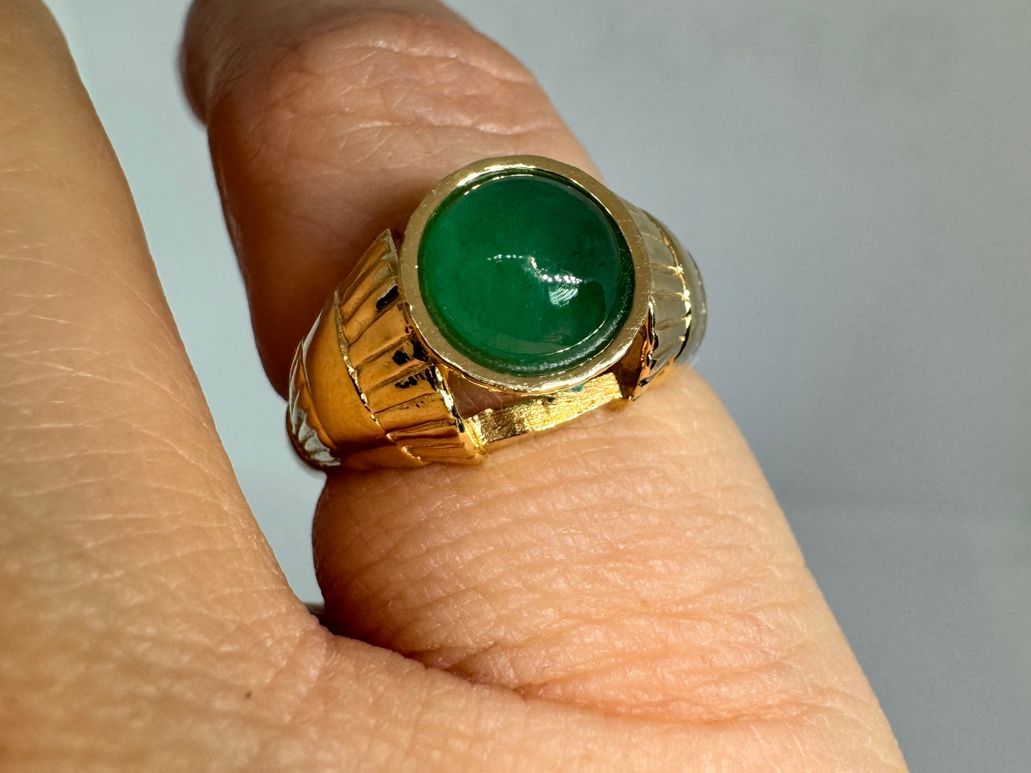 14K gold ring set with green Jade