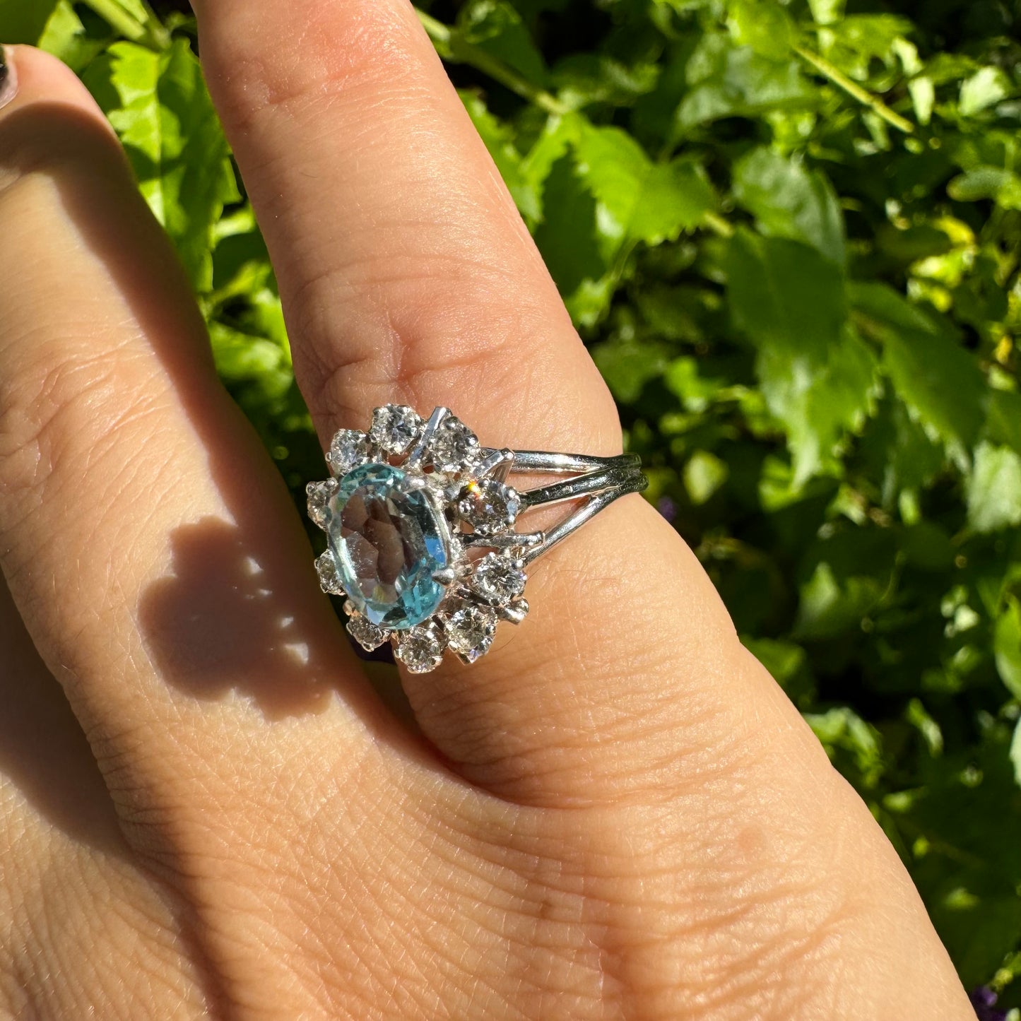 18K gold ring set with Aquamarine & Diamonds