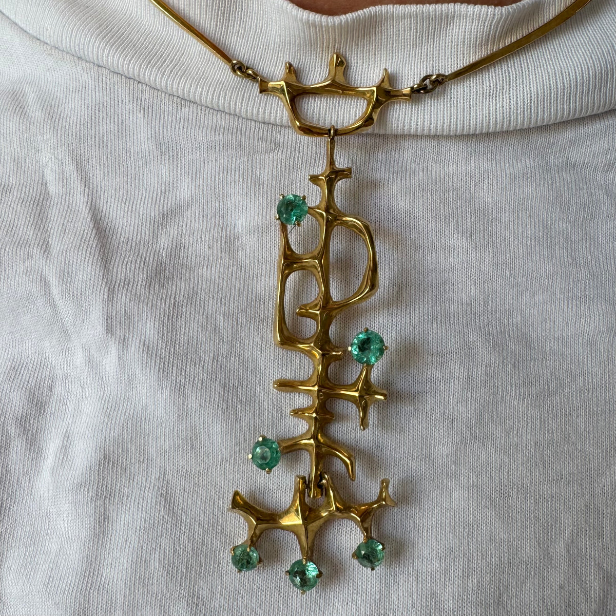 18K Gold Emerald Necklace with a Sculptural Design