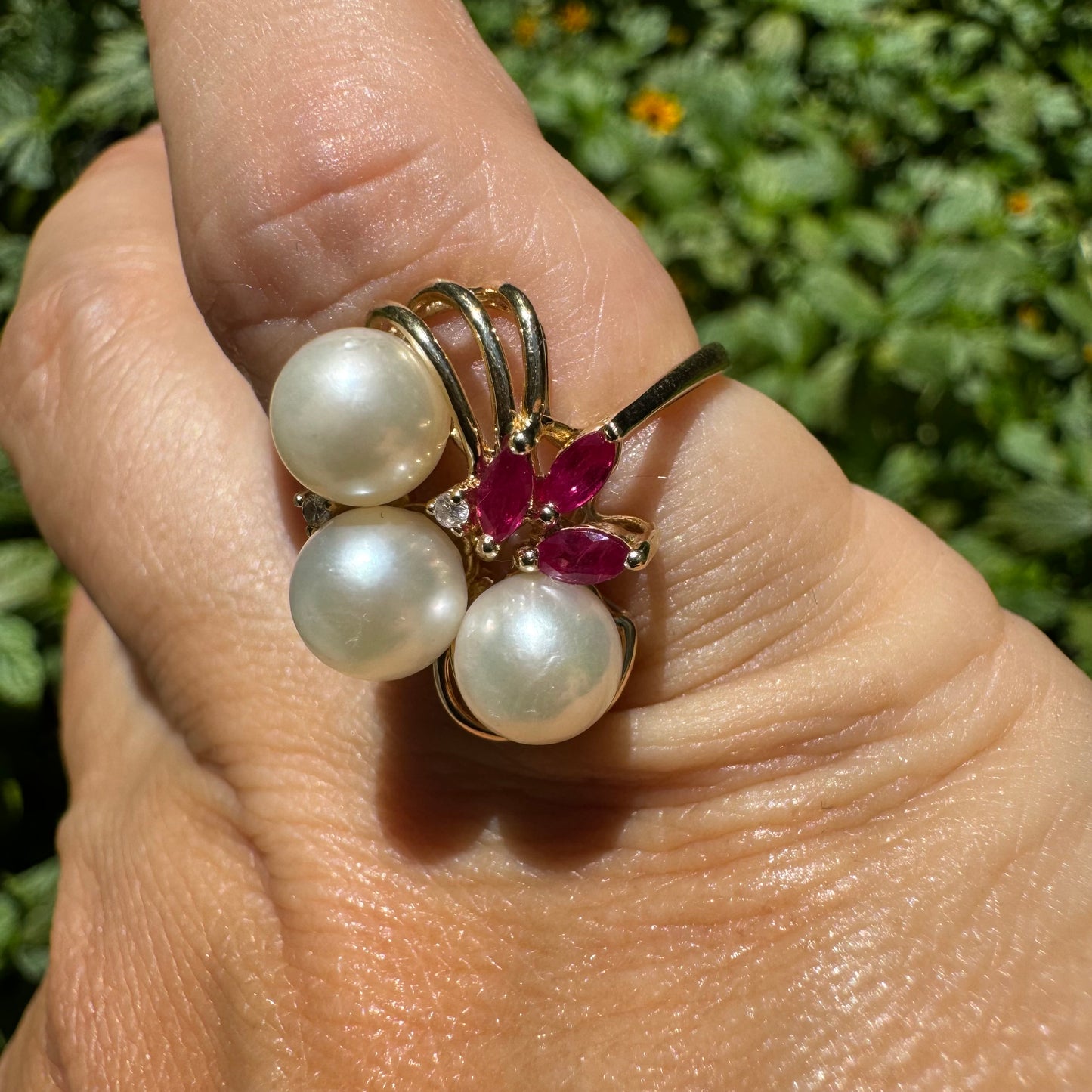 14K gold ring set wirh Pearls, Diamonds & Ruby