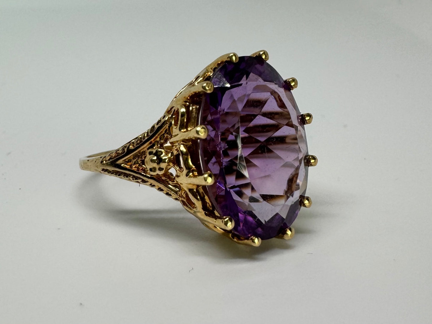 14K gold ring set with Amethyst