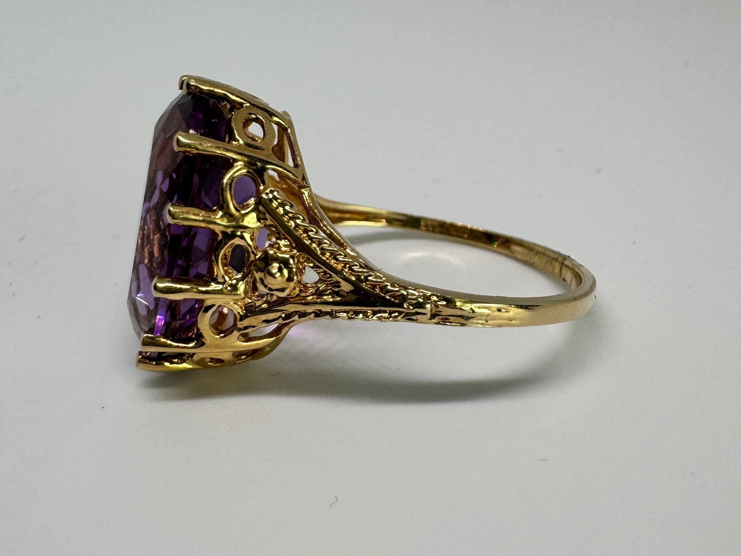 14K gold ring set with Amethyst