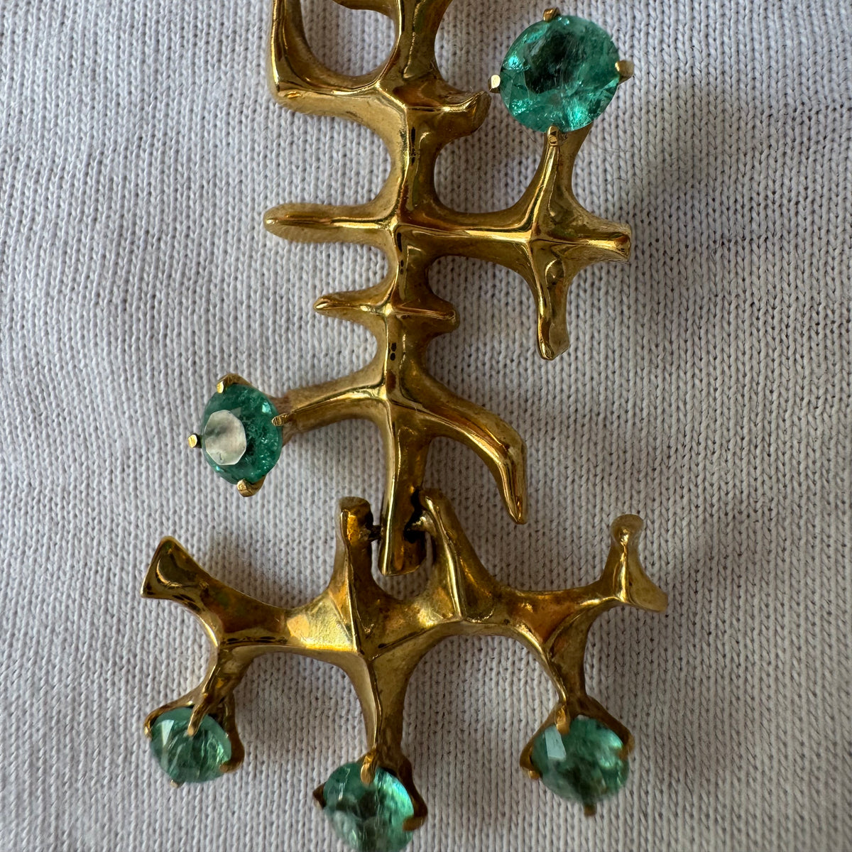 18K Gold Emerald Necklace with a Sculptural Design