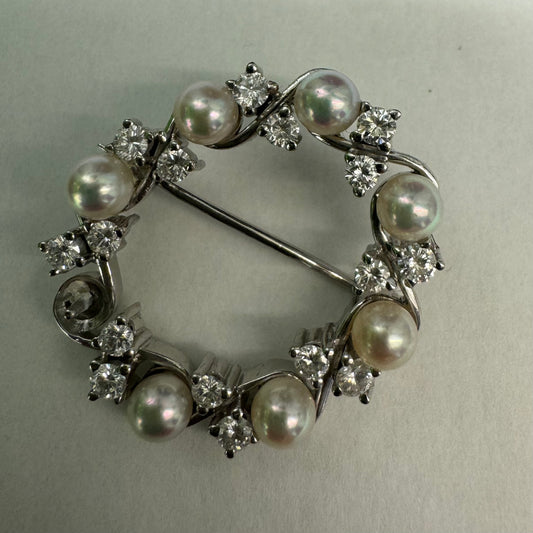 18K gold Brooch set with Pearls & Diamonds