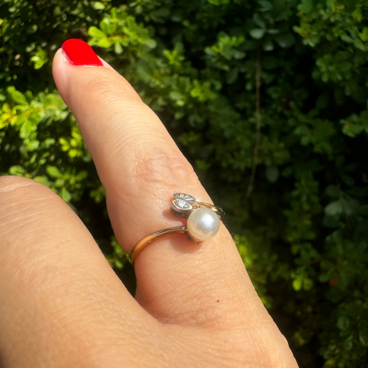 14K gold ring set with Pearl & Diamonds