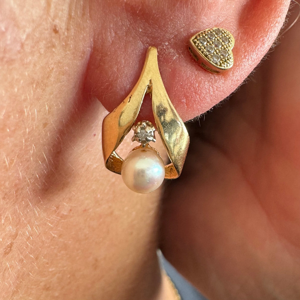 14K gold earrings set with Pearls and sparkling Diamonds