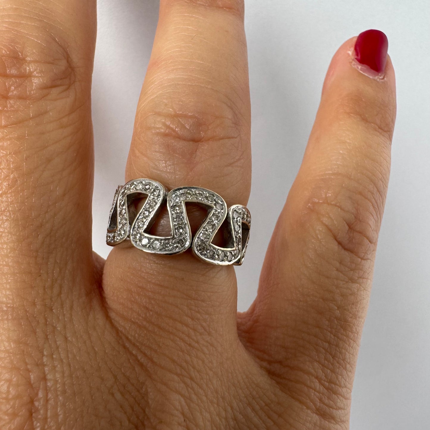 18K gold ring set with Diamonds in a modern geometric design