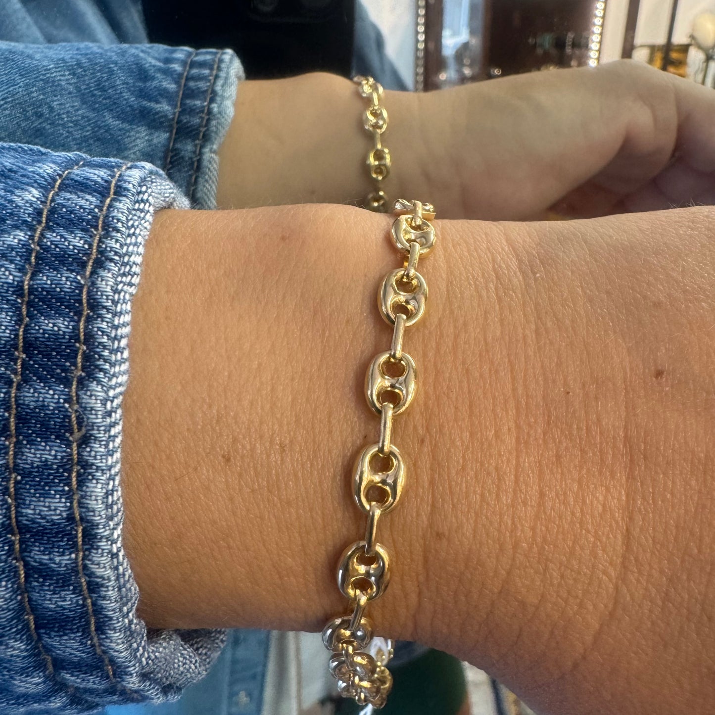18K gold bracelet in a mariner link design