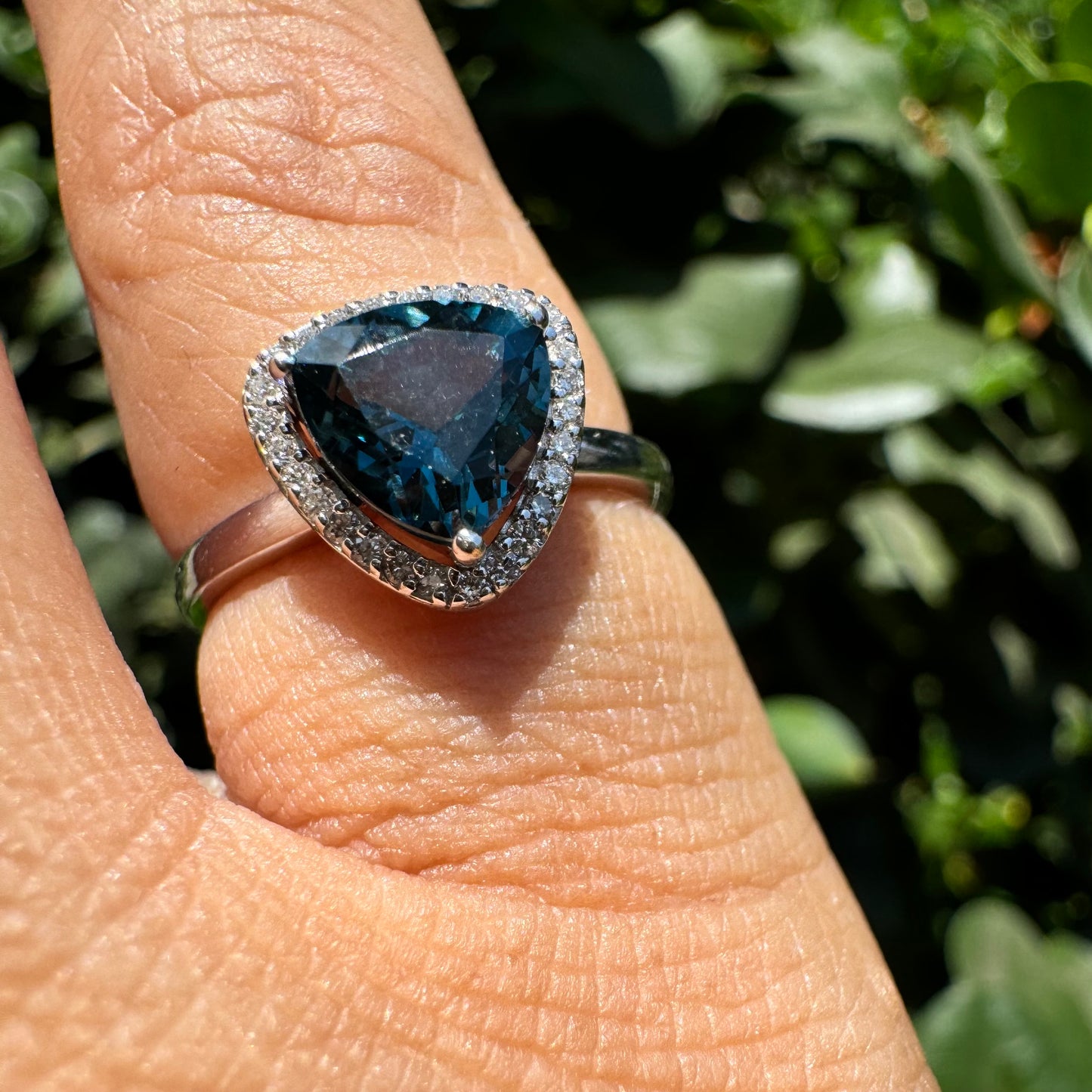 18K gold ring set with Blue Topaz London