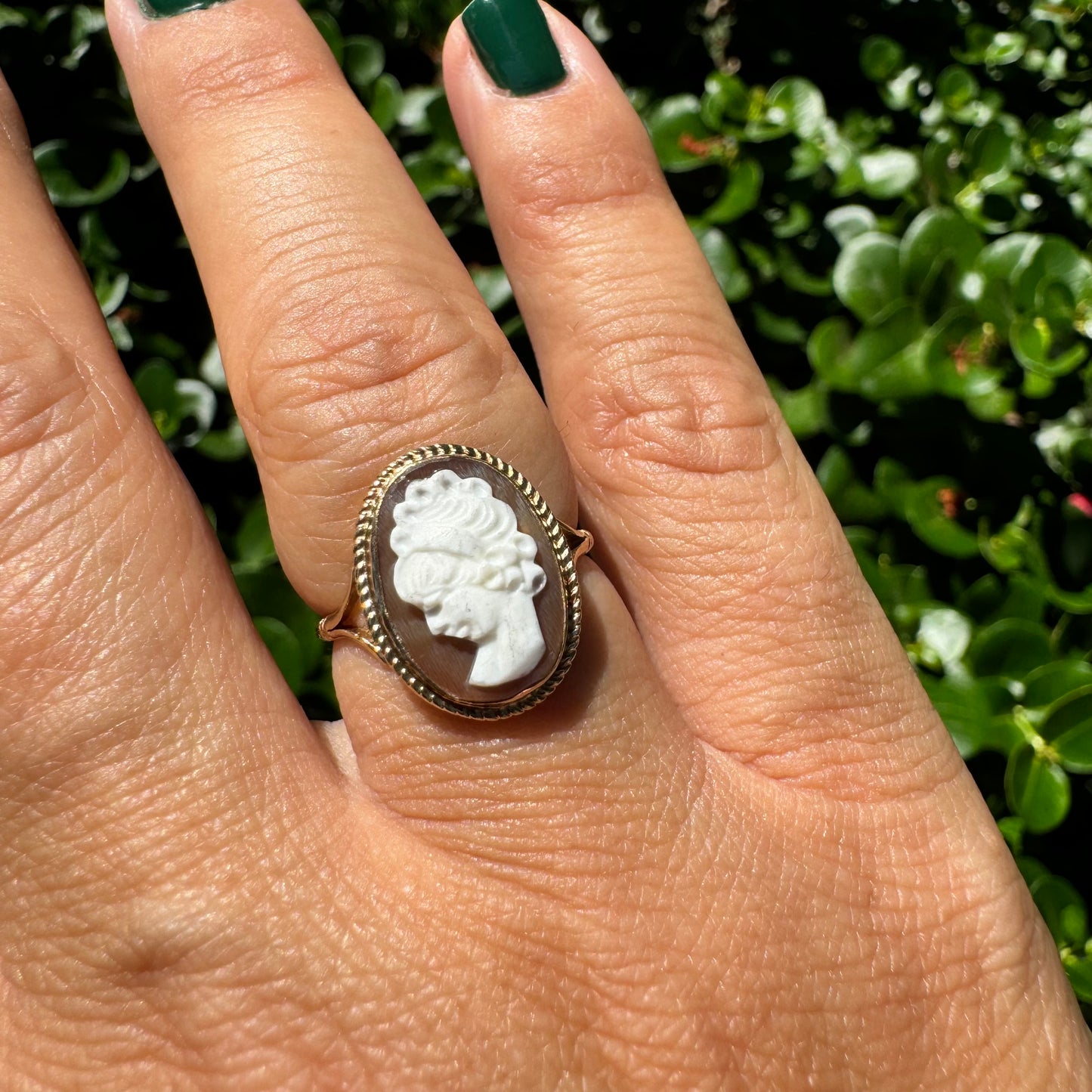 9K gold Cameo ring