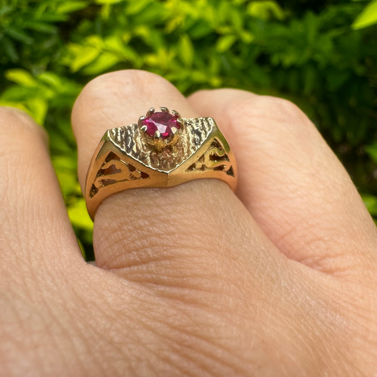 14K gold ring set with Ruby