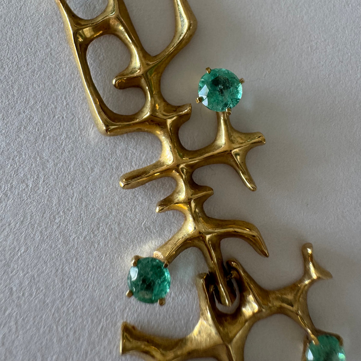 18K Gold Emerald Necklace with a Sculptural Design