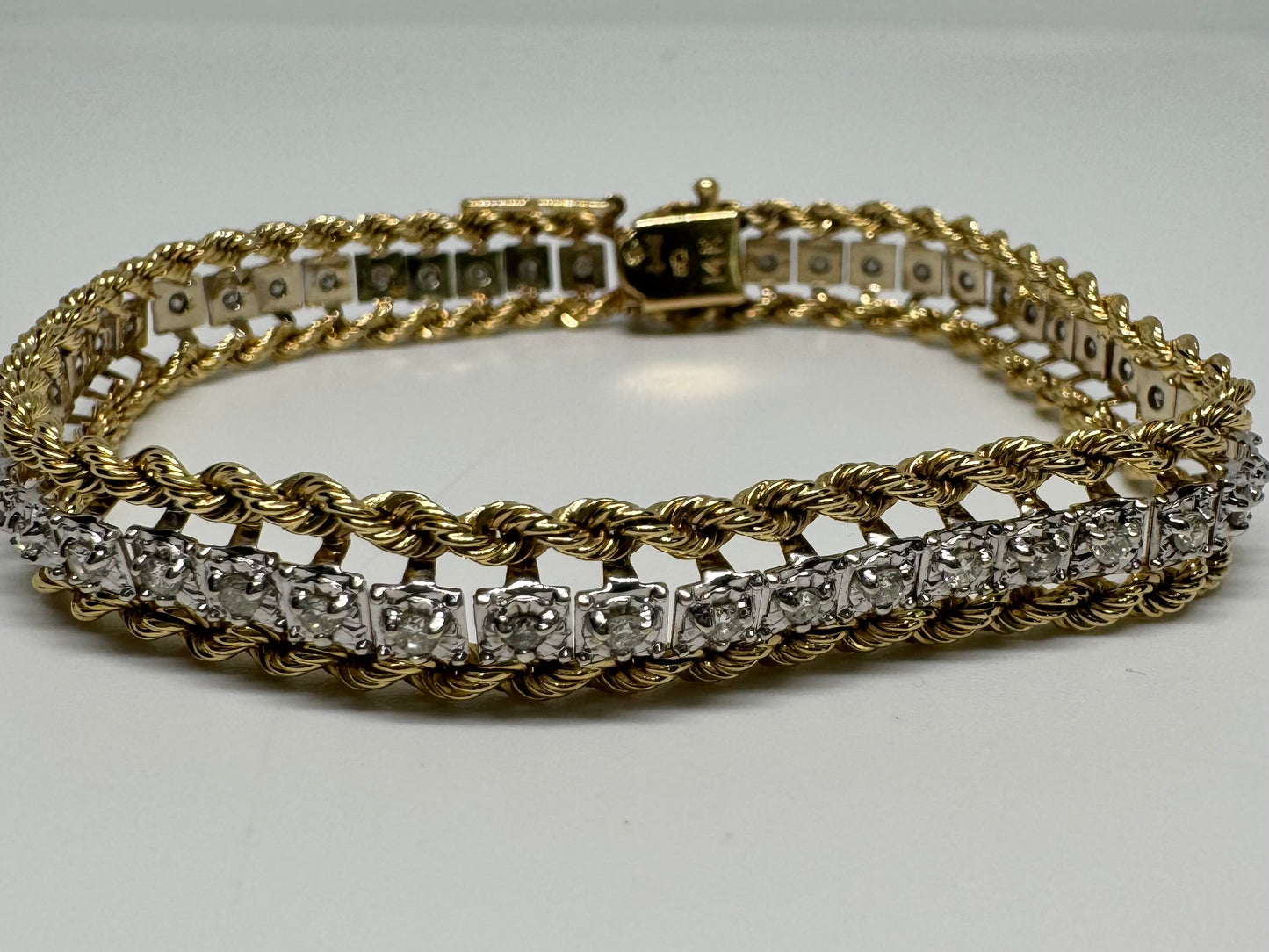 14K gold bracelet set with Diamonds