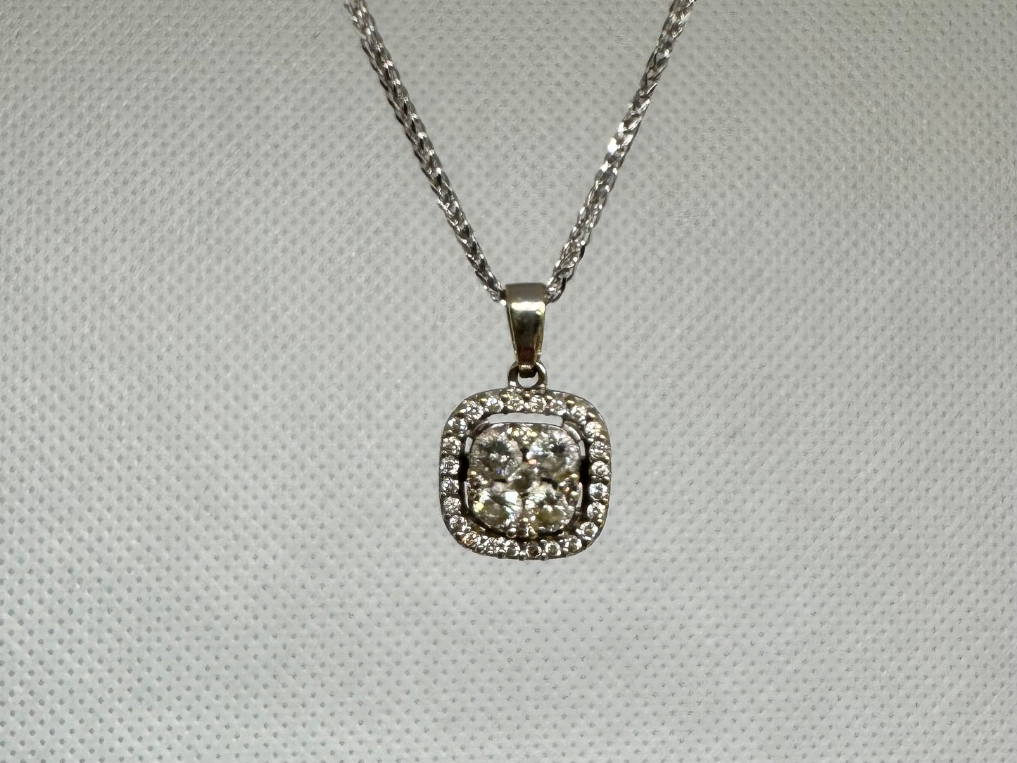 14K gold necklace set with Diamonds